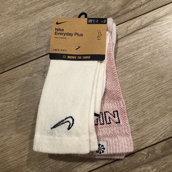 Nike Accessories - Nike Everyday Plus Cushioned Crew Socks - 2 pack